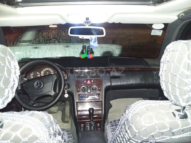 Mercedes E 230 1996, 396,000 km - 2.3 l - Sumqayıt
