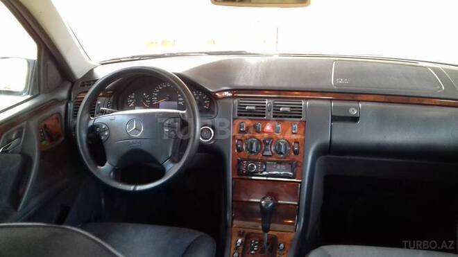Mercedes E 200 2000, 211,554 km - 2.0 l - Bakı