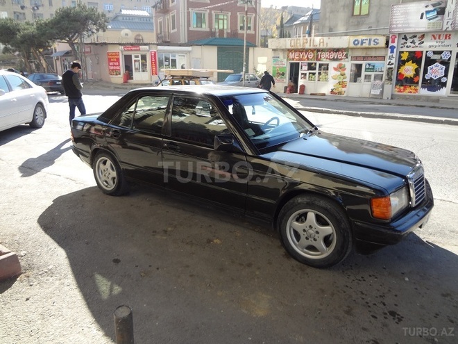 Mercedes 190 1988, 300,000 km - 2.0 l - Bakı