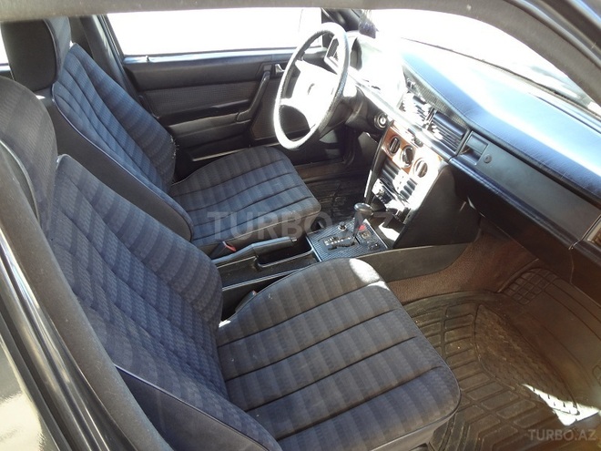 Mercedes 190 1988, 300,000 km - 2.0 l - Bakı