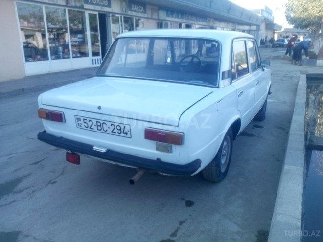 LADA (VAZ) 21011 1981, 180 km - 0.2 l - Salyan