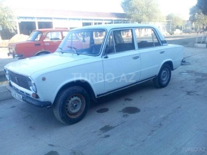 LADA (VAZ) 21011 1981, 180 km - 0.2 l - Salyan