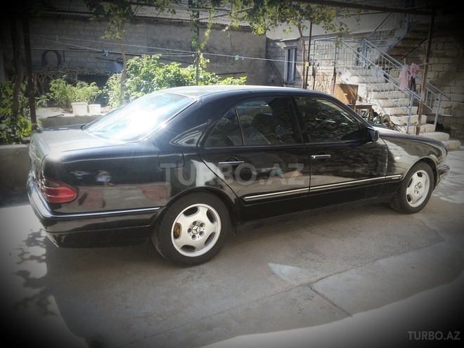 Mercedes E 230 1996, 300,000 km - 2.3 л - Bakı