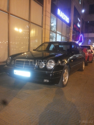 Mercedes E 230 1996, 300,000 km - 2.3 л - Bakı