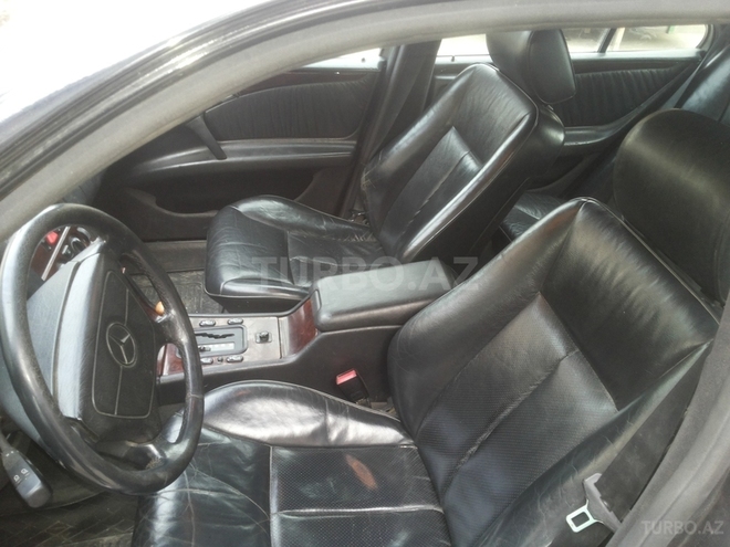Mercedes E 230 1996, 300,000 km - 2.3 л - Bakı