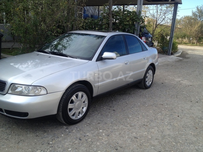 Audi A4 2000, 253,000 km - 1.8 l - Sumqayıt