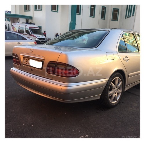 Mercedes E 220 2001, 610,000 km - 2.2 л - Bakı
