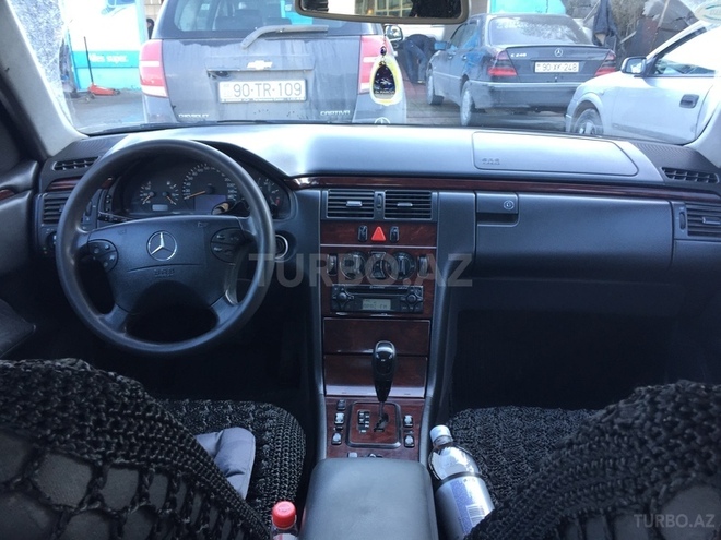 Mercedes E 220 2001, 610,000 km - 2.2 л - Bakı