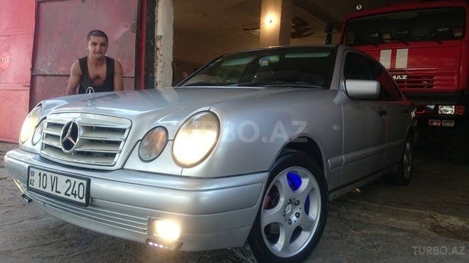 Mercedes E 240 1998, 280,000 km - 2.4 l - Bakı