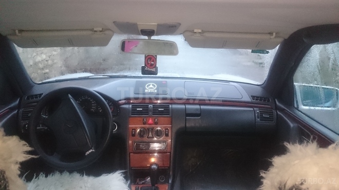 Mercedes E 240 1998, 280,000 km - 2.4 l - Bakı