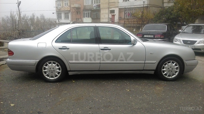 Mercedes E 240 1998, 248,645 km - 2.4 l - Bakı