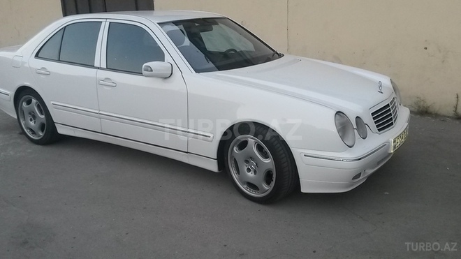 Mercedes E 270 2001, 230,000 km - 2.7 l - Bakı