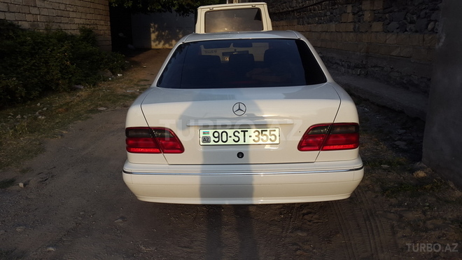 Mercedes E 270 2001, 230,000 km - 2.7 l - Bakı