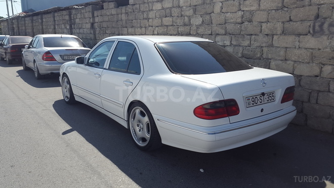 Mercedes E 270 2001, 230,000 km - 2.7 l - Bakı