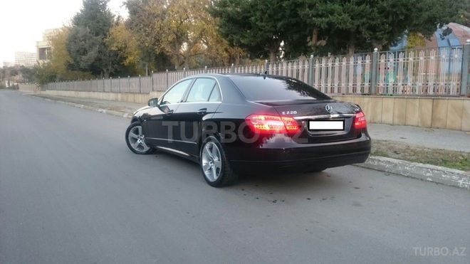 Mercedes E 220 2011, 180,000 km - 2.2 l - Bakı