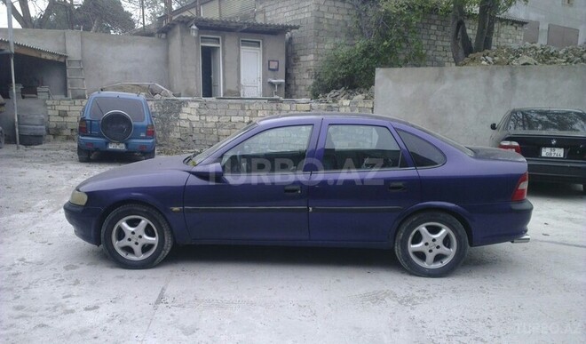 Opel Vectra 1996, 180,000 km - 1.6 l - Bakı