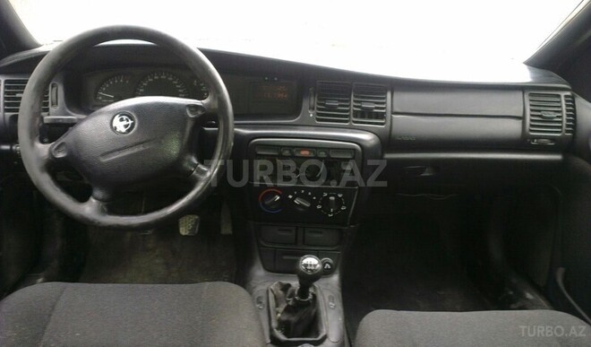 Opel Vectra 1996, 180,000 km - 1.6 l - Bakı