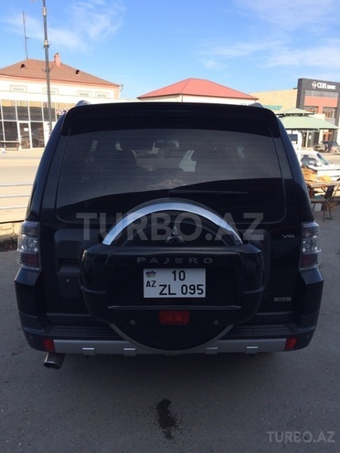 Mitsubishi Pajero 2007, 145,600 km - 3.0 l - Quba