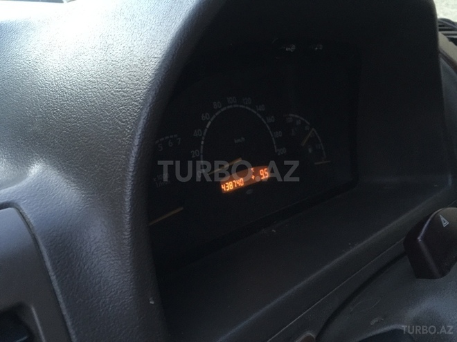 Mercedes Vito 2001, 439,000 km - 2.2 l - Gəncə