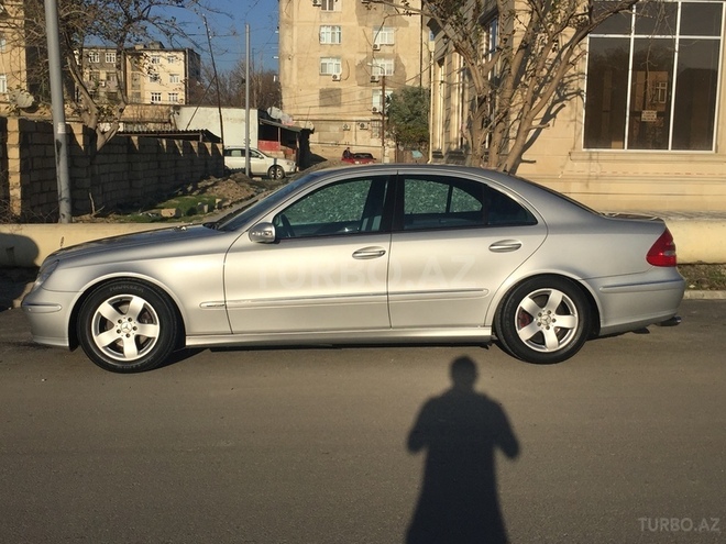Mercedes E 240 2002, 215,000 km - 2.6 l - Siyəzən