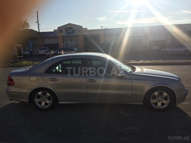 Mercedes E 240 2002, 215,000 km - 2.6 l - Siyəzən