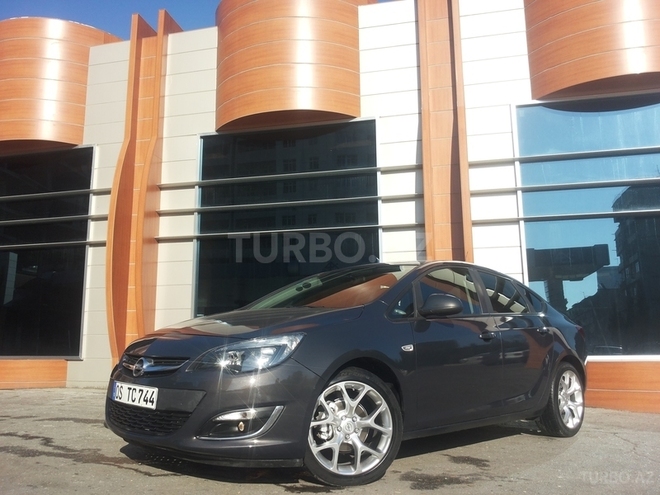 Opel Astra 2013, 66,000 km - 1.4 l - Bakı