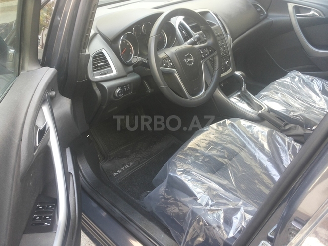Opel Astra 2013, 66,000 km - 1.4 l - Bakı