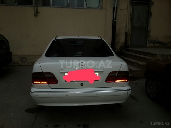 Mercedes E 220 2000, 339,000 km - 2.2 l - Bakı