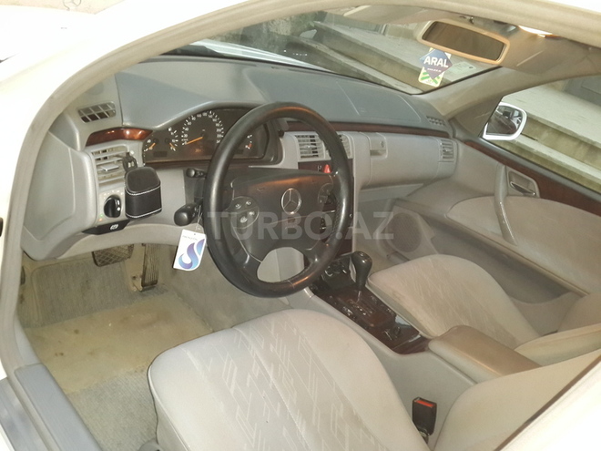 Mercedes E 220 2000, 339,000 km - 2.2 l - Bakı
