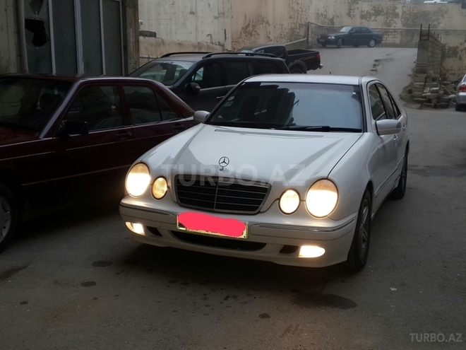 Mercedes E 220 2000, 339,000 km - 2.2 l - Bakı
