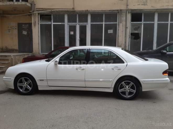 Mercedes E 220 2000, 339,000 km - 2.2 l - Bakı