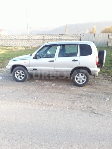 Chevrolet Niva 2005, 240,000 km - 1.7 l - Qusar
