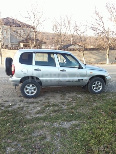 Chevrolet Niva 2005, 240,000 km - 1.7 l - Qusar