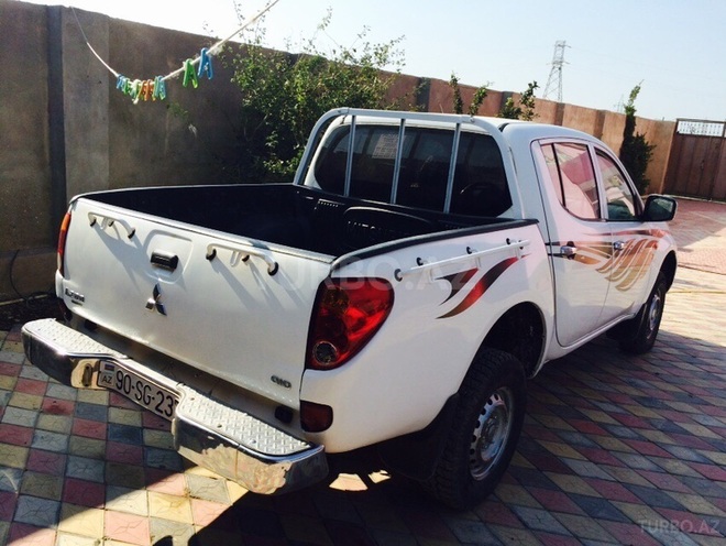 Mitsubishi L200 2007, 125,000 km - 2.5 l - Bakı