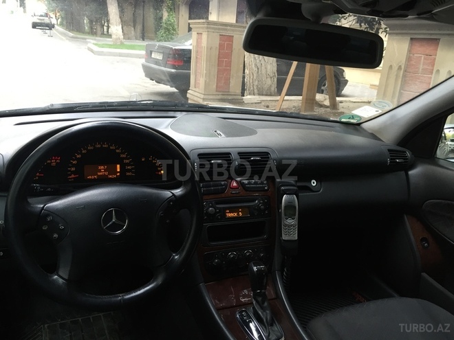 Mercedes C 200 2001, 165,000 km - 2.0 l - Bakı