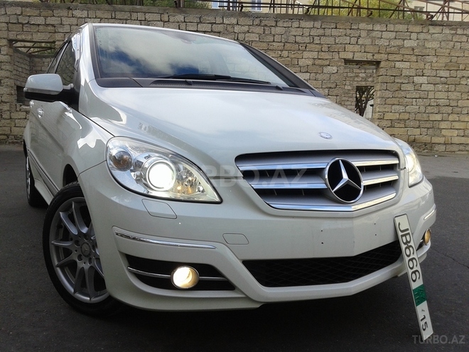Mercedes B 170 2010, 22,000 km - 1.7 л - Bakı