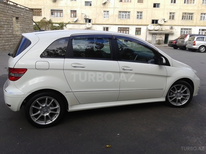 Mercedes B 170 2010, 22,000 km - 1.7 л - Bakı