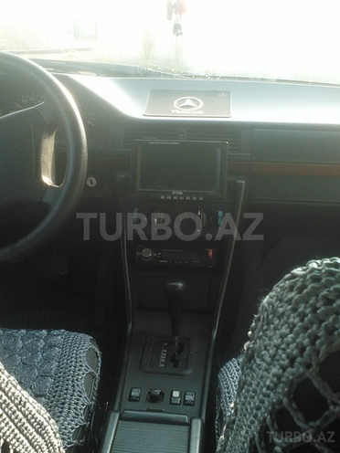Mercedes E 250 1994, 320,000 km - 2.5 l - Bakı