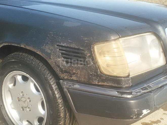 Mercedes E 250 1994, 320,000 km - 2.5 l - Bakı
