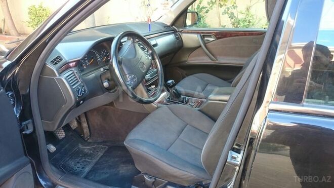 Mercedes E 200 2000, 220,000 km - 2.0 l - Bakı