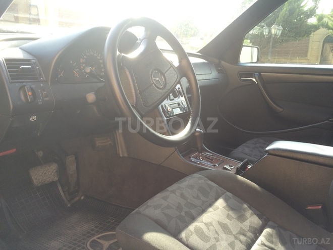 Mercedes C 220 1999, 200,000 km - 1.8 l - Bakı