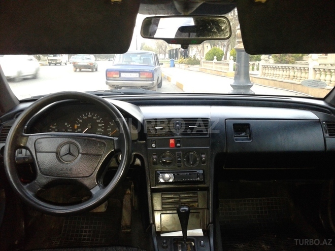 Mercedes C 250 1993, 350,000 km - 2.5 l - Sumqayıt