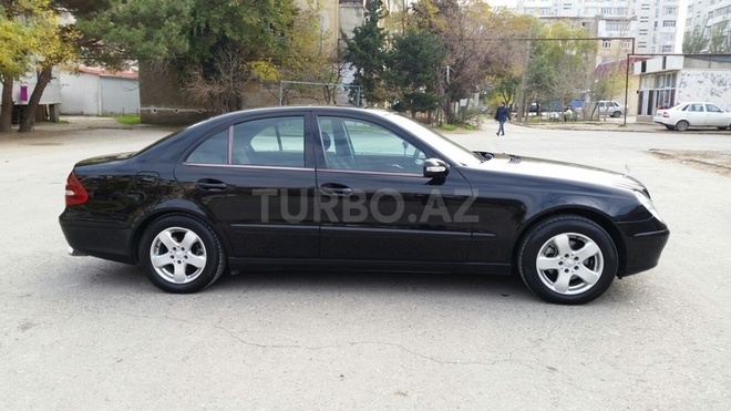 Mercedes E 270 2002, 181,000 km - 2.7 l - Sumqayıt