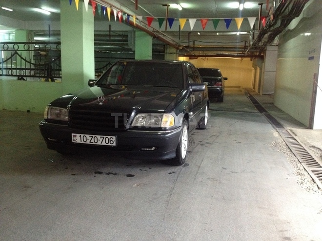Mercedes C 240 1997, 260,000 km - 2.4 l - Bakı