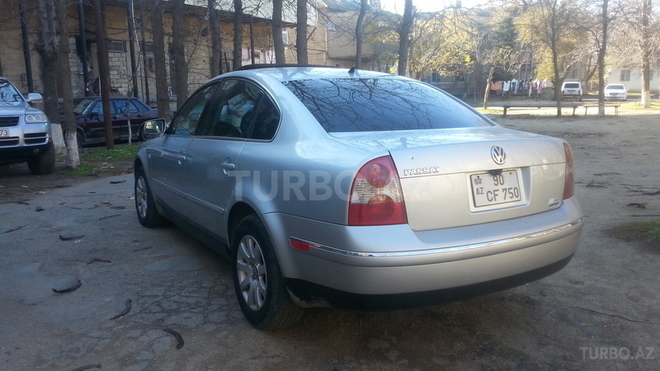 Volkswagen Passat 2001, 177,000 km - 1.8 l - Sumqayıt