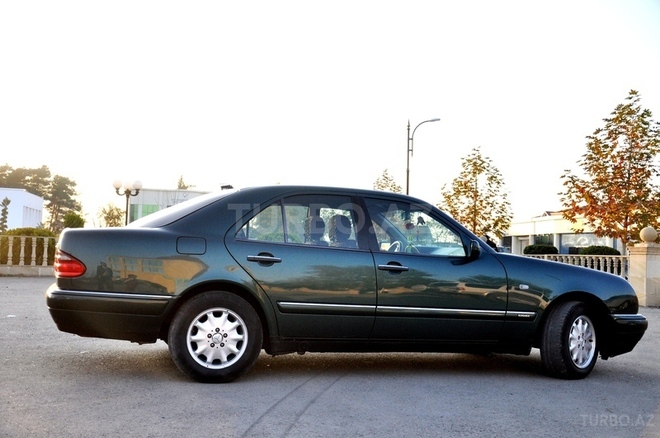 Mercedes E 240 1998, 164,000 km - 2.4 l - Bakı