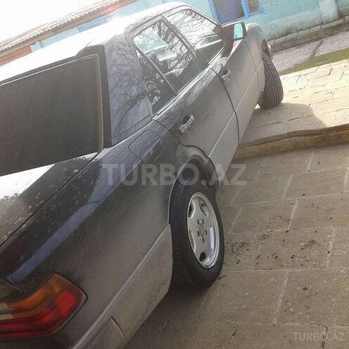 Mercedes E 260 1993, 406,000 km - 2.6 l - Sabirabad