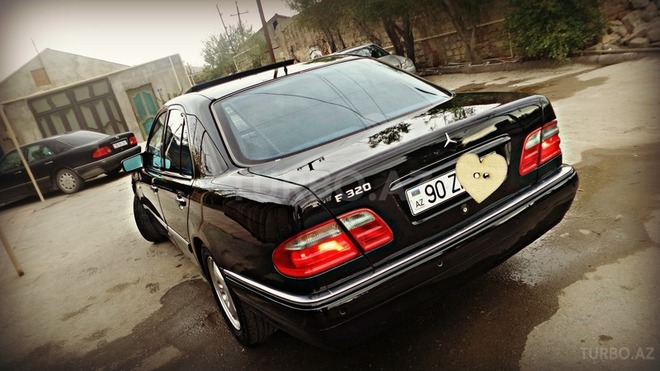 Mercedes E 320 1998, 259,000 km - 3.2 l - Bakı