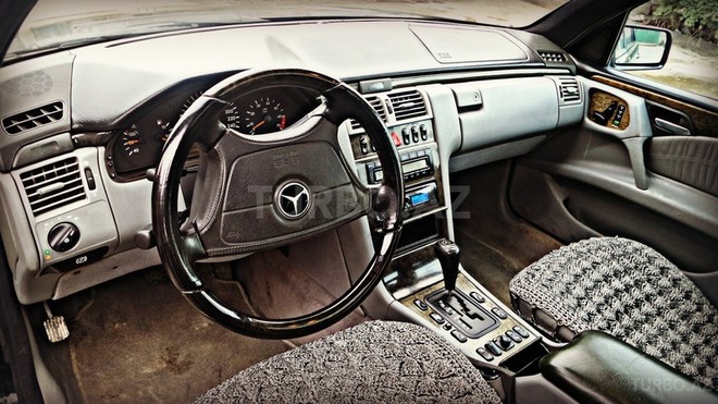 Mercedes E 320 1998, 259,000 km - 3.2 l - Bakı
