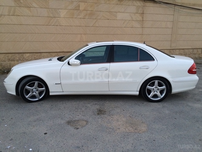 Mercedes E 240 2005, 115,000 km - 2.4 l - Bakı